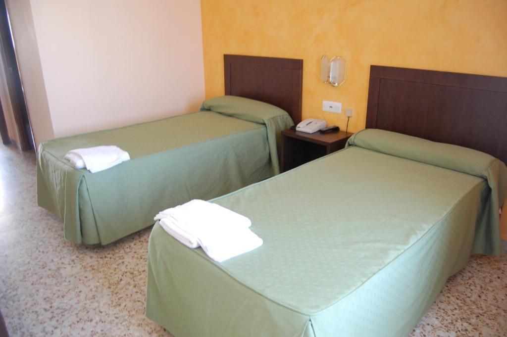 Hotel Balfagón Calanda Quarto foto